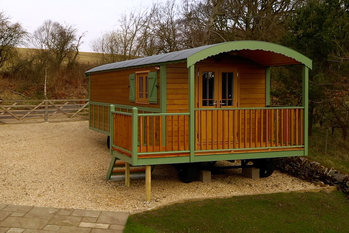 Hideaway Huts - The Wainscot