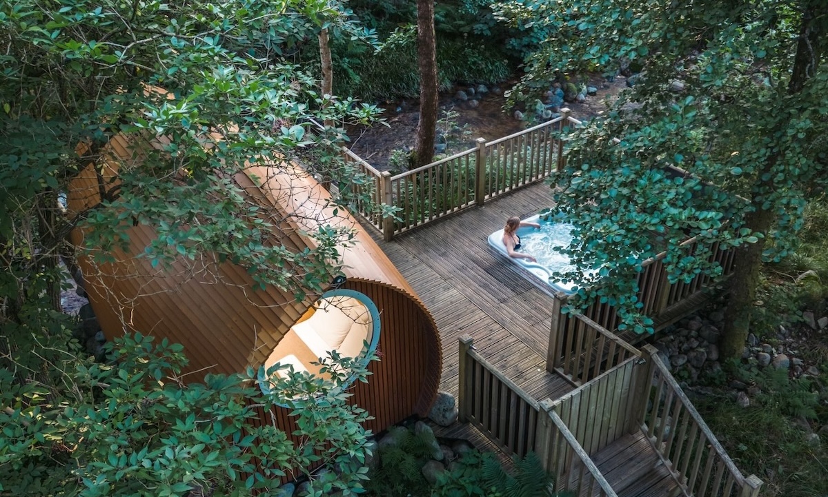 RiverBeds Luxury Wee Lodges With Hot Tubs
